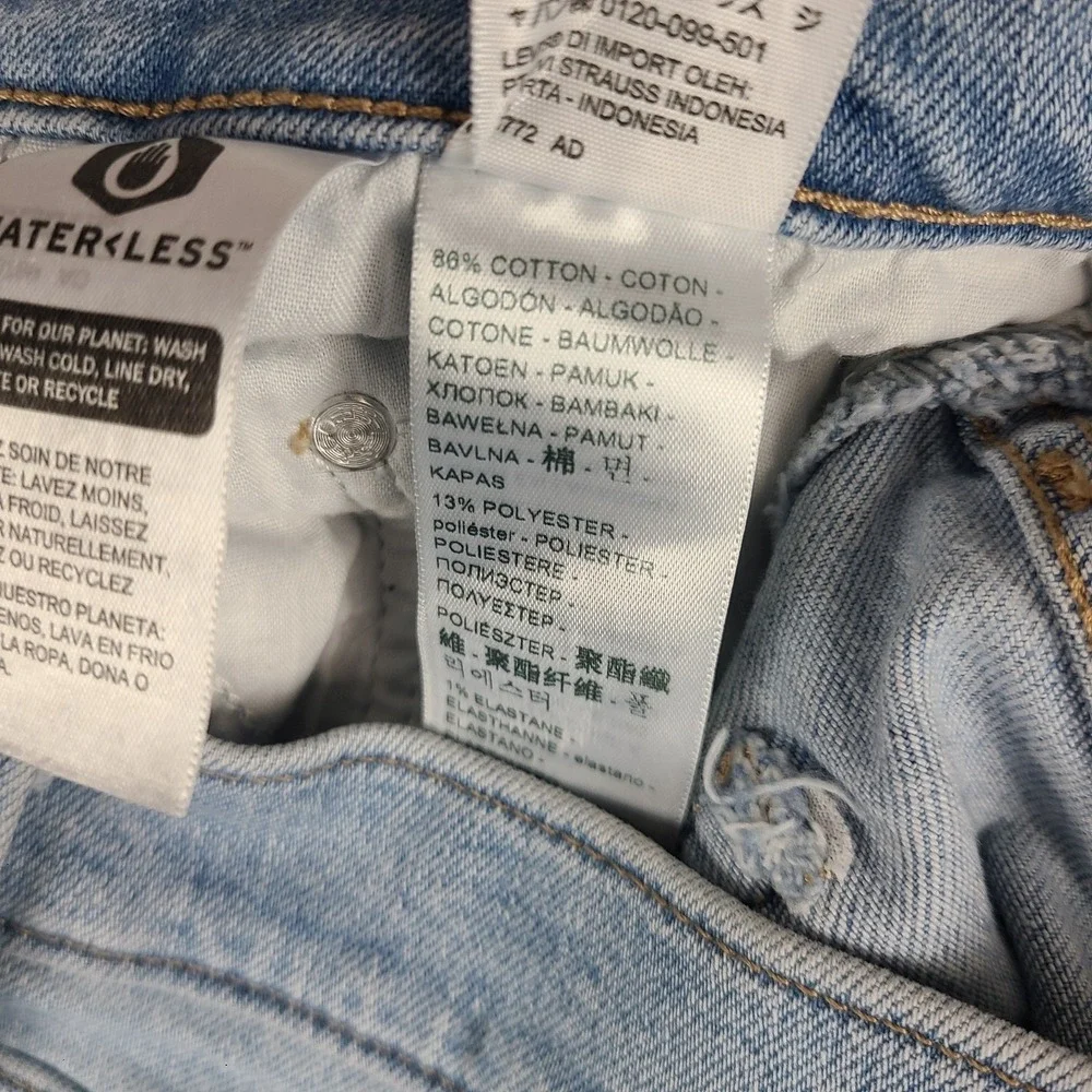 Levi's SilverTab Jeans Womens 29x27 Blue Mom Jean Distress Light Wash Waterless*